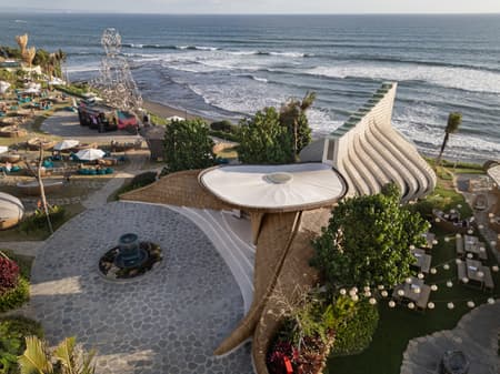 Luna Beach Club